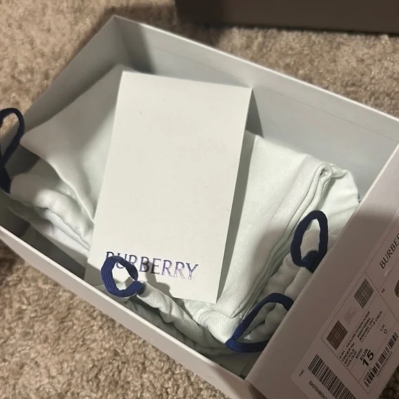 Burberry Kids Plaid Baby Shoes - Beige and Red - Picture 4 of 5